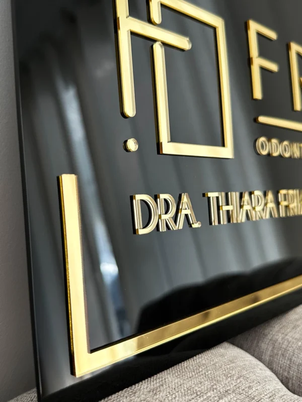 Placa Retangular com Logotipo em Acrílico - Imagem 9