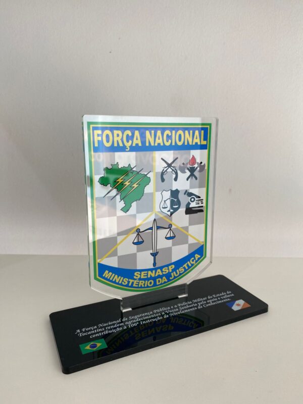 Troféu em acrílico personalizado a laser com impressão UV - Imagem 4